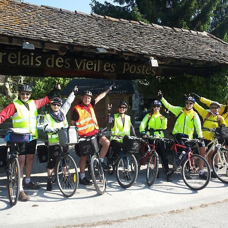 Hotel Le Relais Des Vieilles Postes Les Avenières Exterior foto