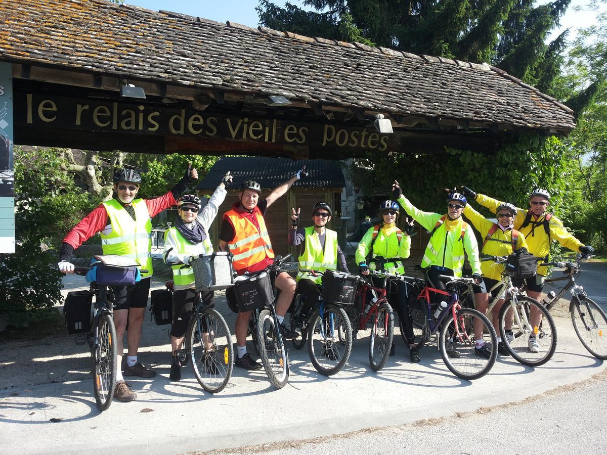 Hotel Le Relais Des Vieilles Postes Les Avenières Exterior foto