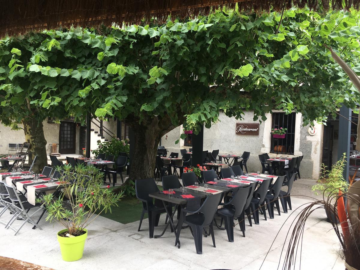 Hotel Le Relais Des Vieilles Postes Les Avenières Exterior foto