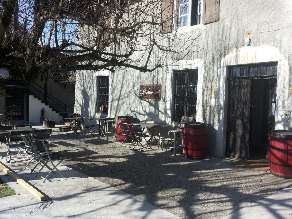 Hotel Le Relais Des Vieilles Postes Les Avenières Exterior foto